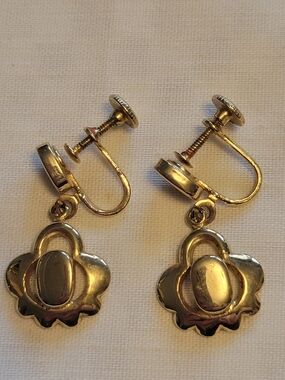 Vtg Gold-Tone Flower Drop Screw-Back Earrings